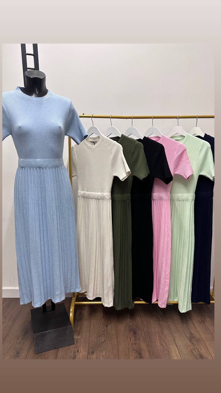 Knitted Pleat Midi Dress