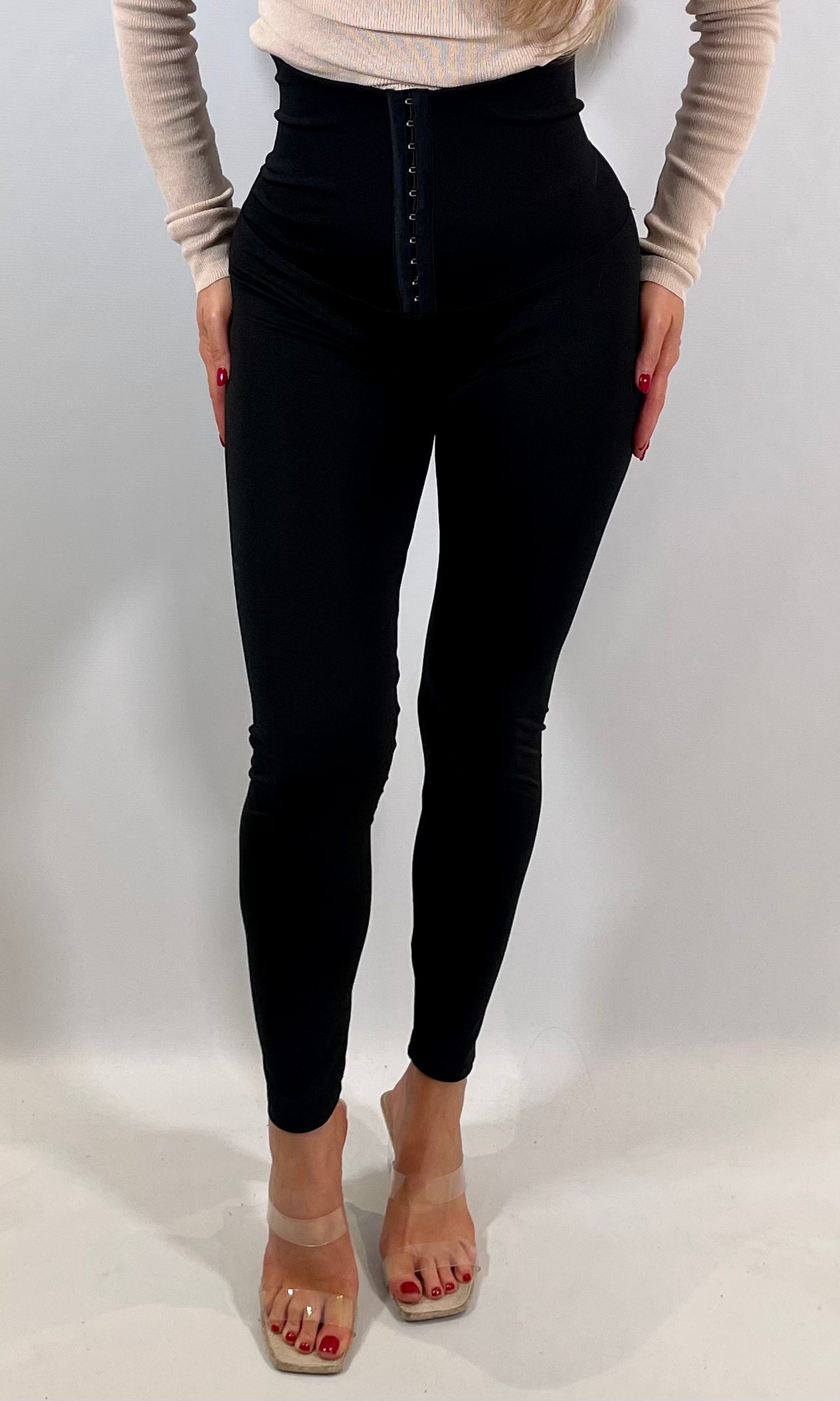 Yu & Me High Waist Hook and Eye legging