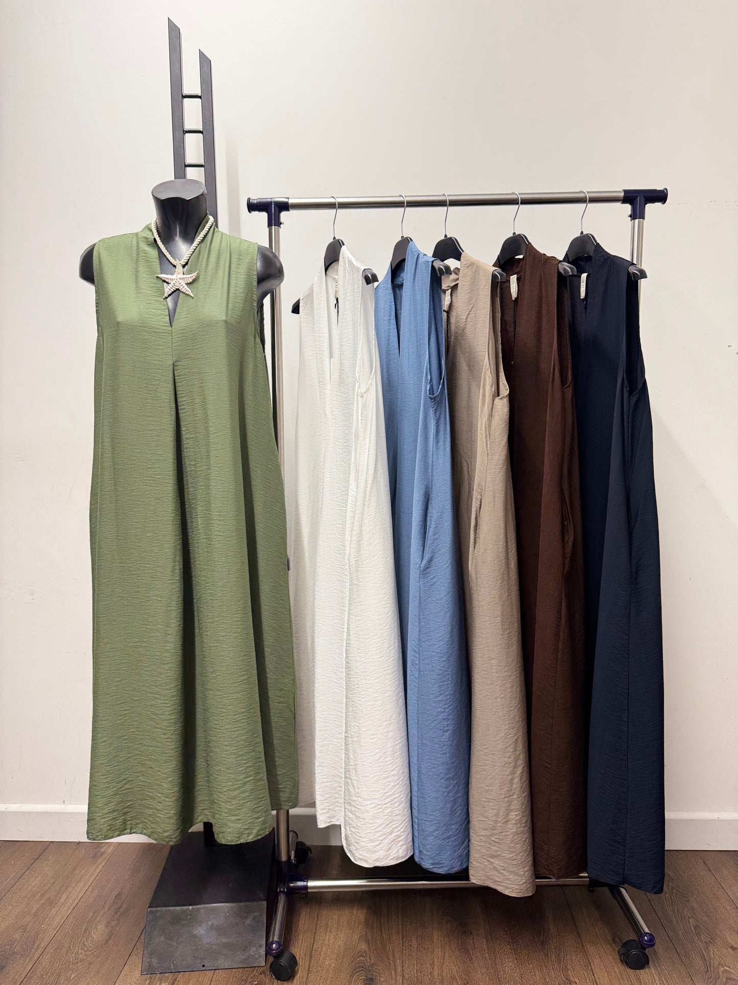 Chloe Simplicity Pocket Dress