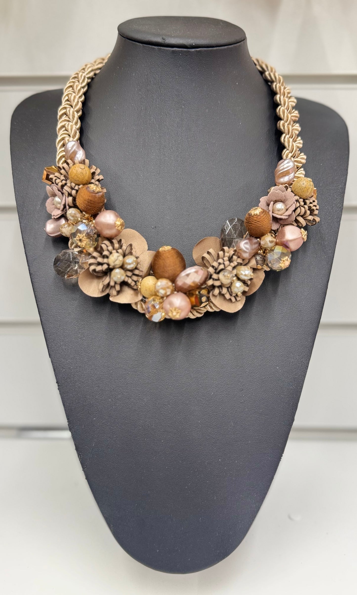 Twisted flower necklace