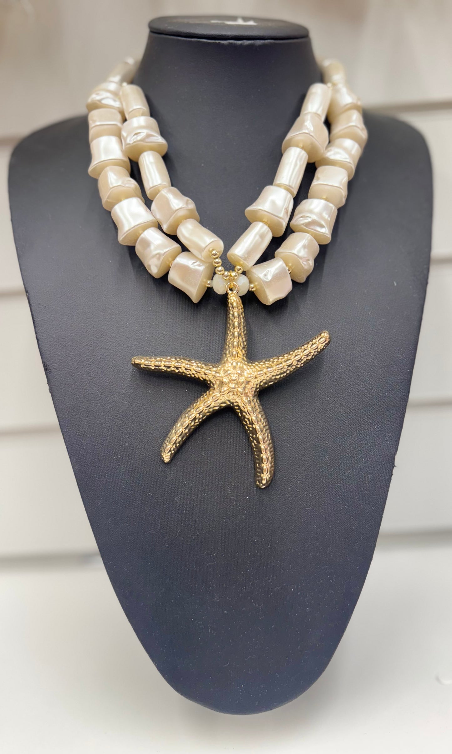 Chunky Pearl Starfish Necklace