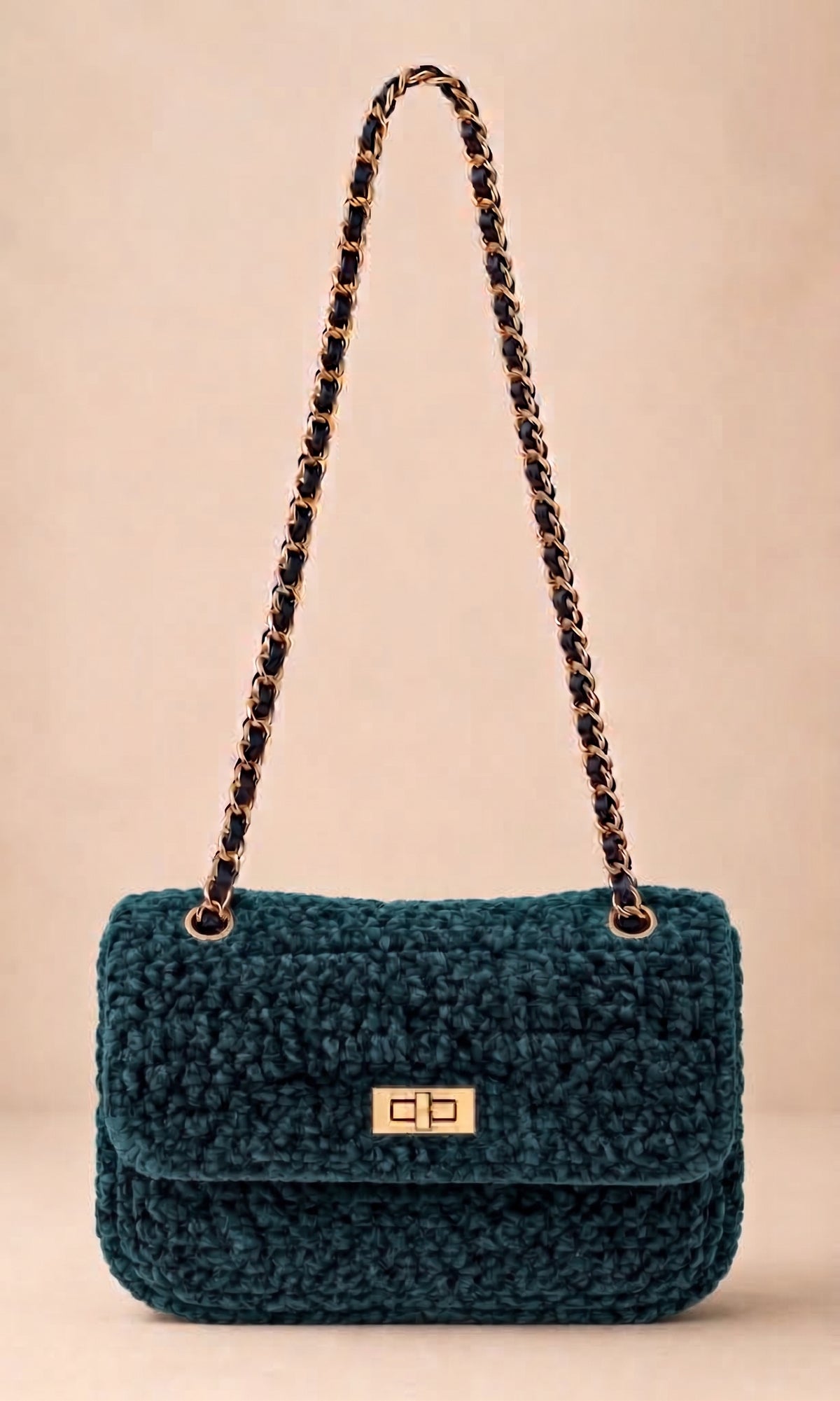 Wholesale ​Bianca chenille chain bag - Catwalk style