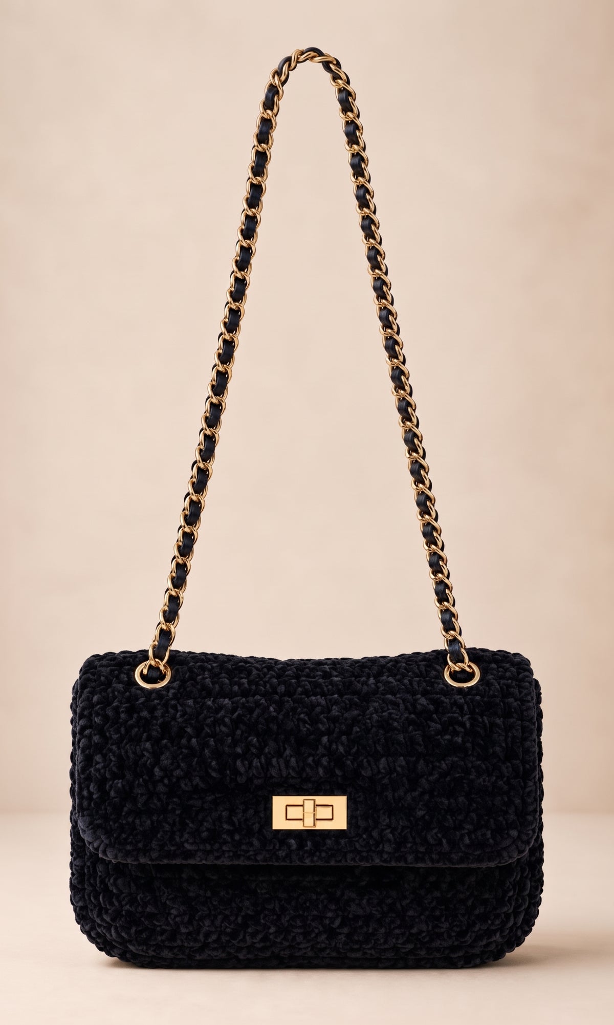 Wholesale ​Bianca chenille chain bag - Catwalk style